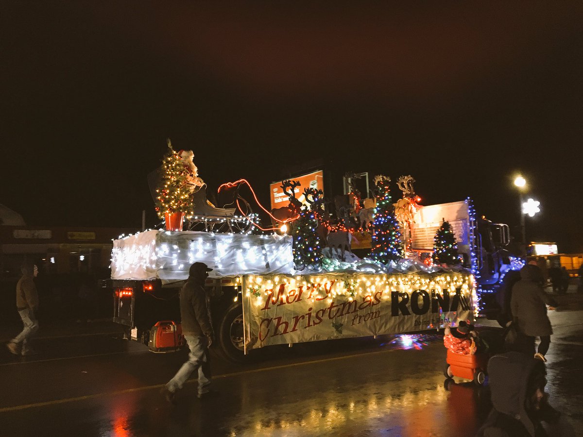 BonnieHeslop610's tweet photo. Hi Santa! I’ve been good 🎀 #Grimsby #Christmas2018 https://t.co/tMfrN3y6Ss