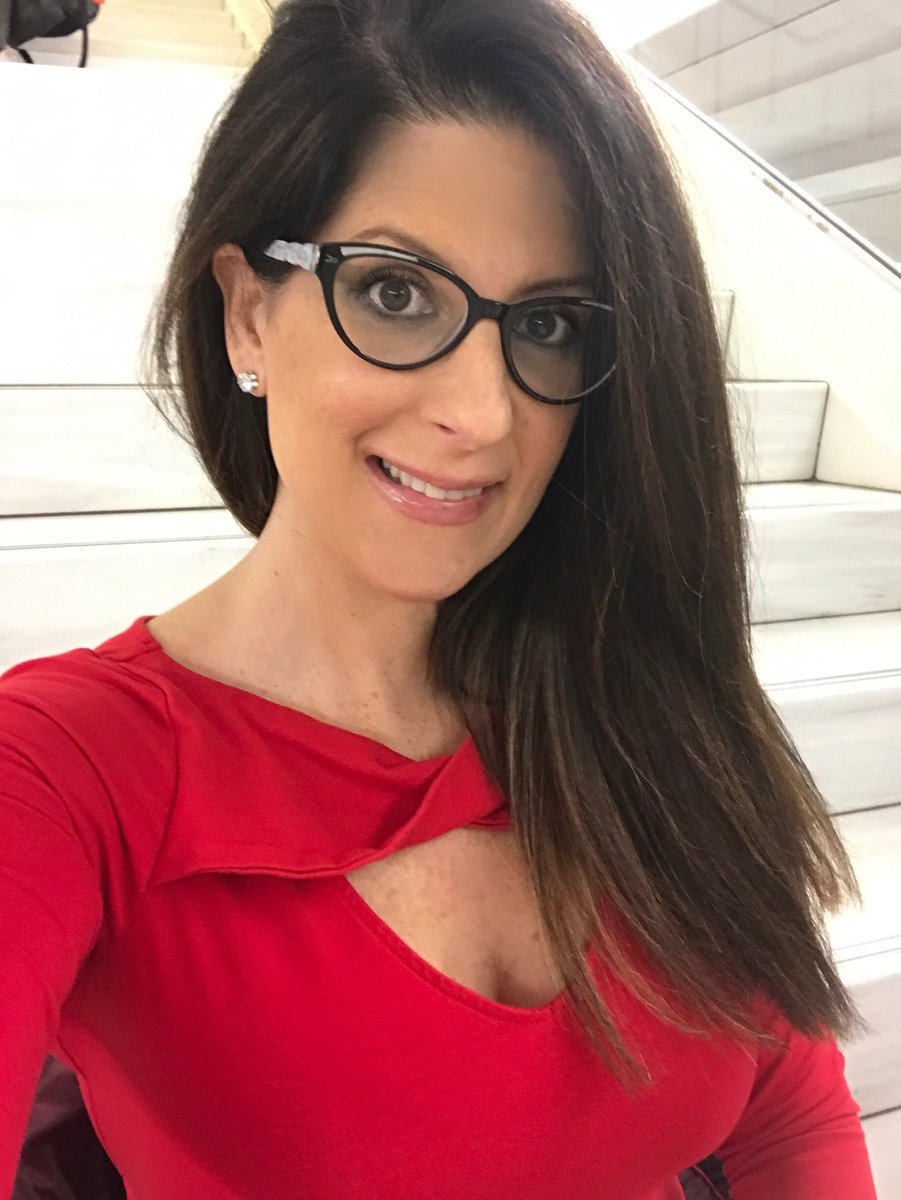 StaceyPrussman's tweet photo. Path train is so fancy , going to a gig #makewinewithus. Wallington NJ here I Come #newglasses https://t.co/gO2Rf9R4j1