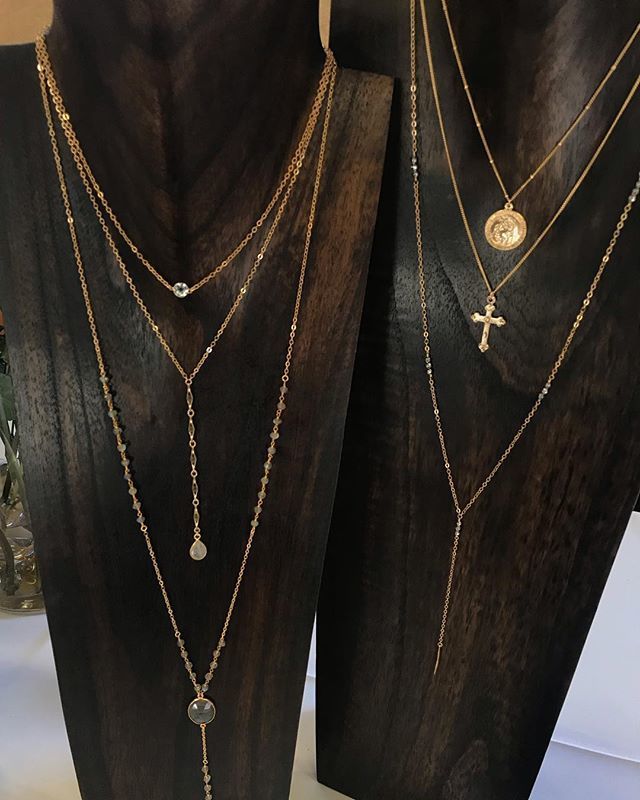 _BLJewelry's tweet photo. Shop with us all weekend at the Sandpiper’s Holiday Boutique! .
.
.
#BLJbabe #brookelandonjewelry #jewelry #necklace #accessories #instajewelry #instagood #jewelrygram #trend #style #fashion #handmade #handmadejewelry #boho #bohostyle #christmas #christm… https://t.co/nOIfedfbMg https://t.co/j0GuhMBxwl