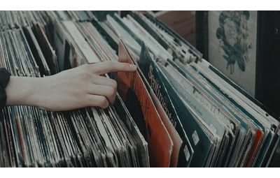 ⋆ 
  .  +  ˚  ˚   ...she's a 𝒦𝒾𝓁𝓁𝑒𝓇 𝒬𝓊𝑒𝑒𝓃
 . 　 　　     gunpowder, gelatin
 　·    dynamite with a laser beam      
·  ·             guaranteed to blow
　 * ·  　 ·       your mind anytime...

༼ ℳeredith 𝒟avies.
༼ 𝟩𝟧'𝓈 girl.

៚：¿RT? ♥️ para planear tramas.