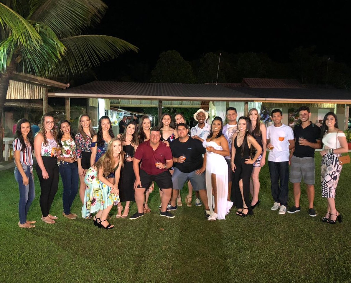 _AlvesCaroline's tweet image. Boteco de Luxo 🍻

Até a aula da saudade vai deixar saudade 😉

#toformando🎓 #administração #multivix #happyday #lovelyday #gratiful #God  #mood #moonlight #friday