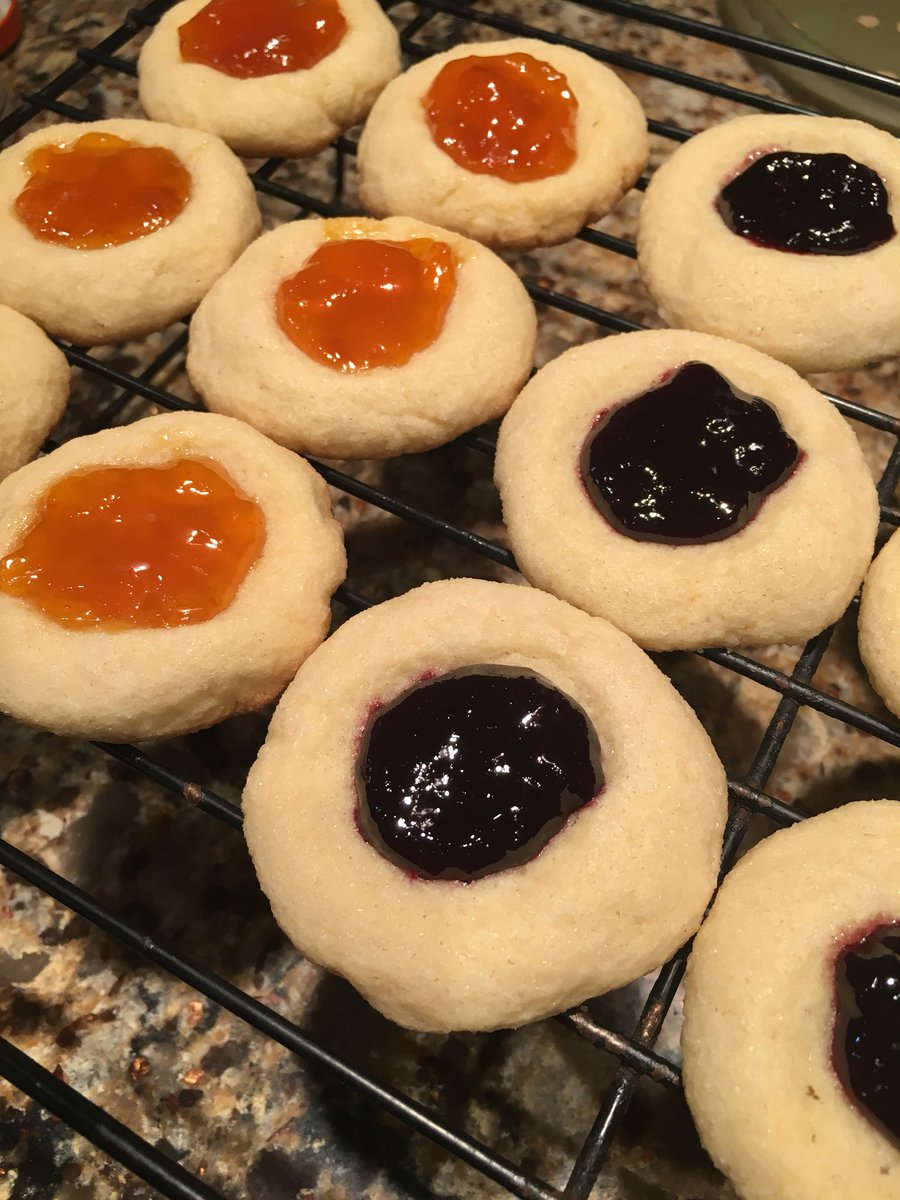 aprilfiet's tweet image. So. Many. Cookies. #LordHelp