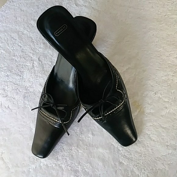 So good I had to share! Check out all the items I'm loving on <a href="/Poshmarkapp/">Poshmark</a> from @AmellaSTL @Pattyesack #poshmark #fashion #style #shopmycloset #coach: bnc.lt/focc/vRw0DoAojS