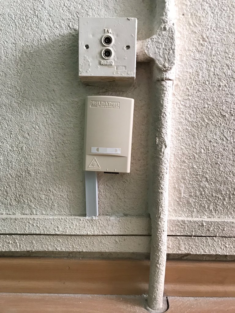 Hulab0y's tweet image. Netlink Trust, you had ONE job to do... Like what my grandmother said, after you die, if you are reincarnated, you’d still be doing the same job - fibre installation #YouHadOneJob #straightnotstraight #notlevel #bengkok #disappointed #pissed #hopeless