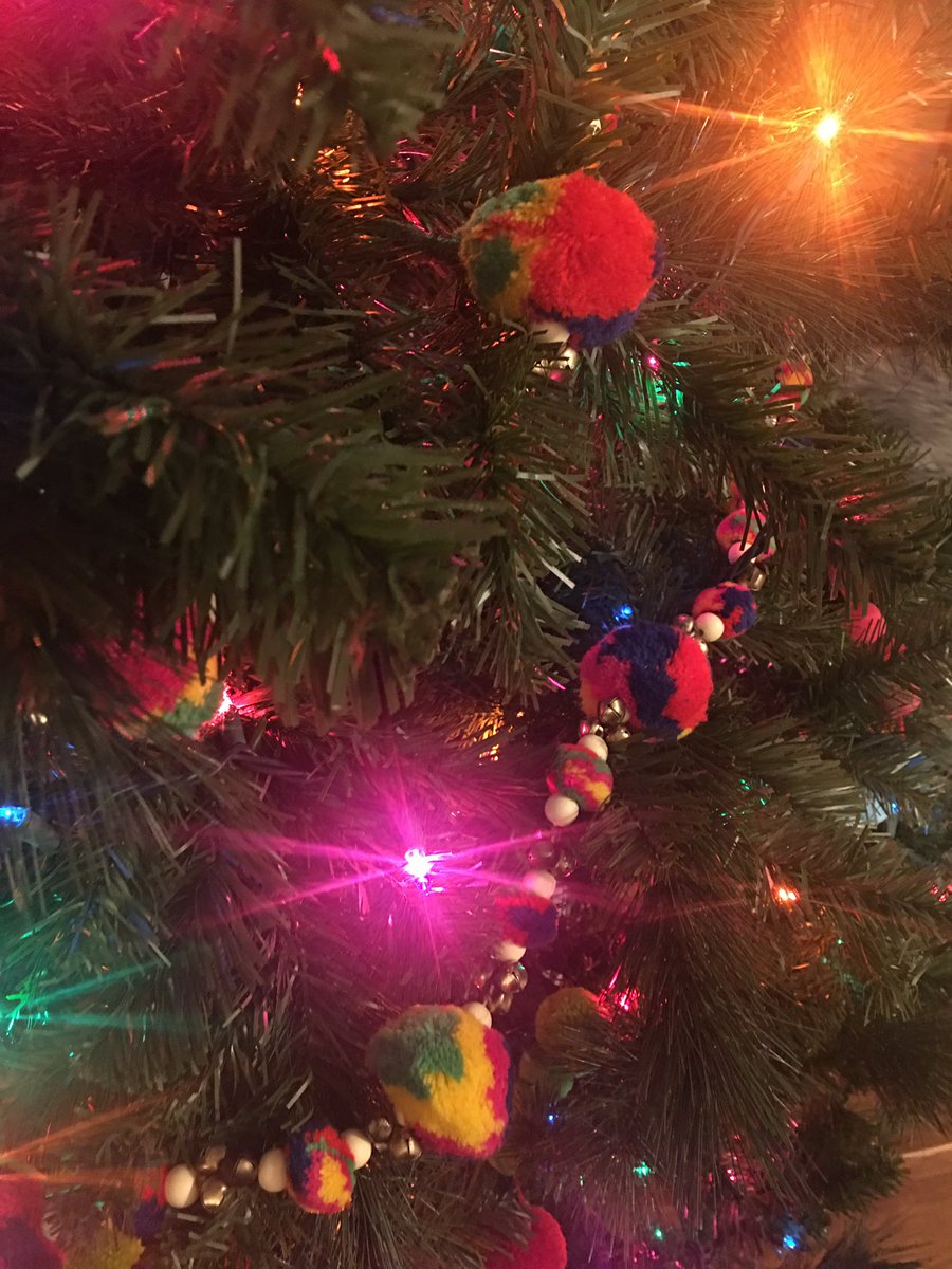 autrese's tweet image. I am trying #multicolorlights this year. It’s taking me back to my #childhoodroots. My family had big blue bulbs, multicolor lights, multicolor ornaments, and silver icicles. I still have to put the finishing touches on the #Christmastree. Your thoughts?
#multicolorornaments