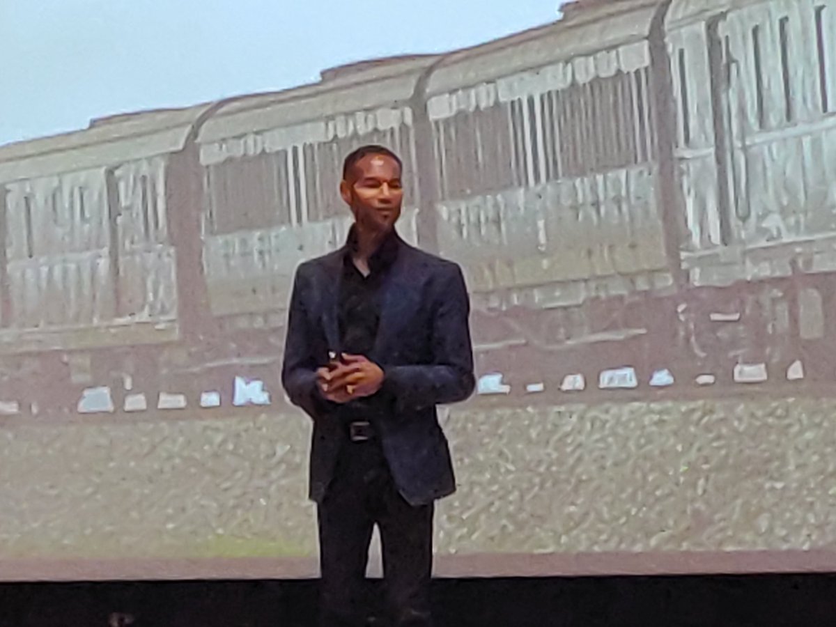 akhilesh2s's tweet image. #IndiaDreamin #SalesforceEvent Tony Prophet CEO Equality @ Salesforce. What a great moment to listen to him  ..