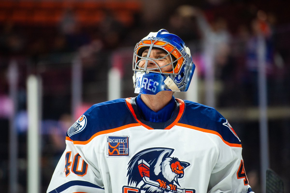 Congrats to Shane Starrett on his first #AHL shutout tonight with 25 stops. He's now 4-0 on the season. #Condorstown