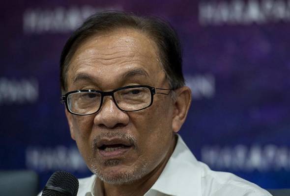 501Awani's tweet photo. #AWANInews #AWANIpagi Kekecohan kuil: Jalan penyelesaian, pegang prinsip keadilan sejagat - Anwar https://t.co/DVcCrgDegi https://t.co/eKn0W5MI4m
