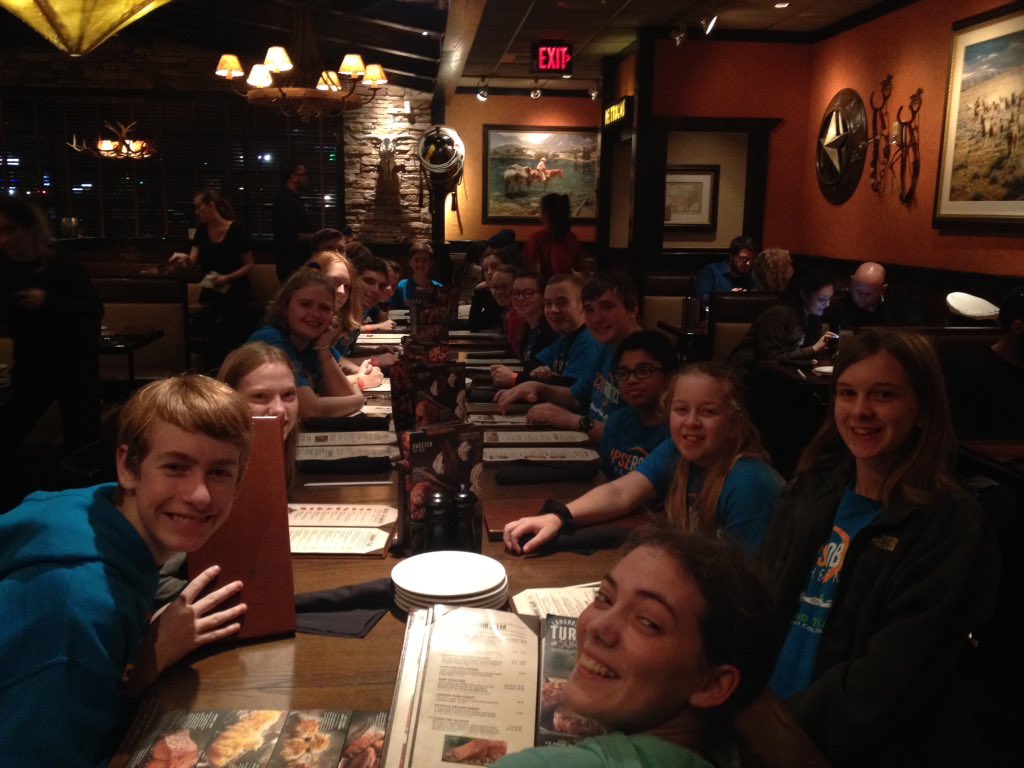 schescience's tweet image. Celebrating our day with a good meal together! #bestrobotics25 #BESTRobotics25Years #CurrentEventsBESTRobotics #Thanks2BESTRobotics