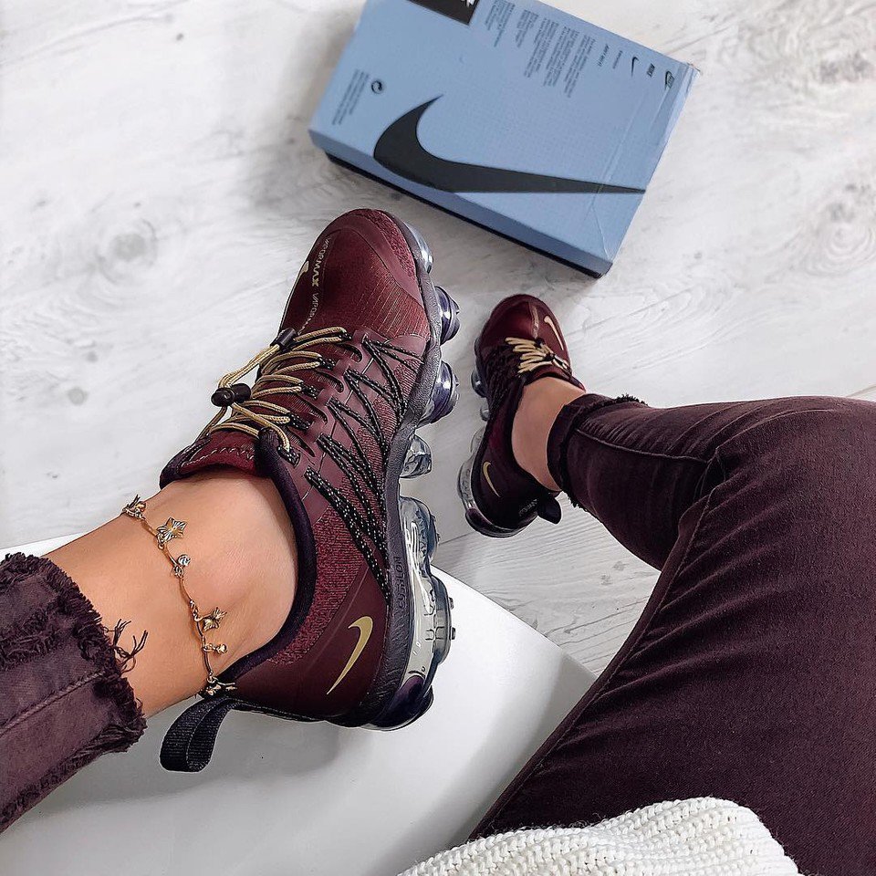 vapormax run utility burgundy