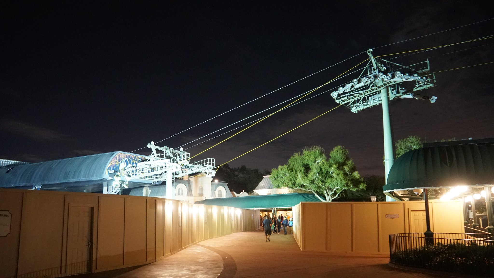 bioreconstruct on Twitter "Construction lighting at Disney Skyliner