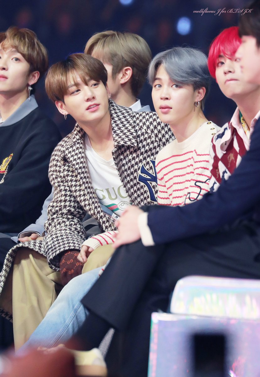 mellifluousJK's tweet photo. 181201 @BTS_twt #정국 #전정국
지미니형아랑 무슨 얘기해 동구라미야👀❓❓ https://t.co/xQiSWWEq7R