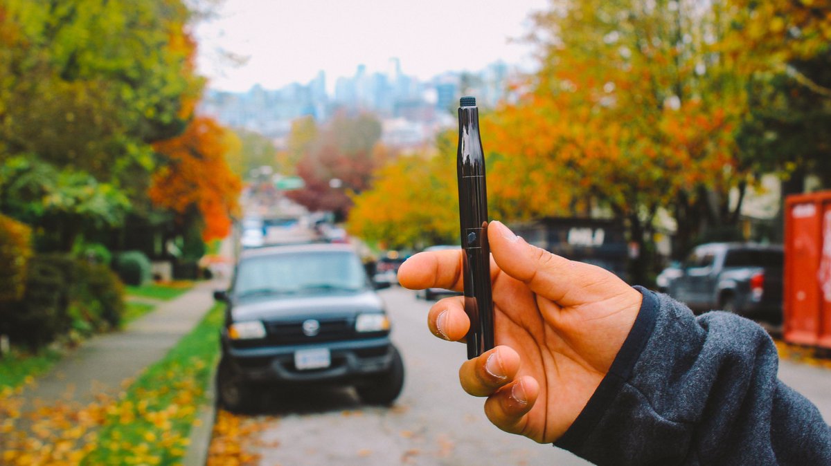CanadianVaporiz's tweet photo. Patiently Waiting For The Snow
π
π
π
#puffco #puffcoplus #vaporizer #vape #dabvaporizer #canadiancannabis #cannabiscommunity #bcbud #vancouver #canadianvaporizers https://t.co/wiHkebSHe2