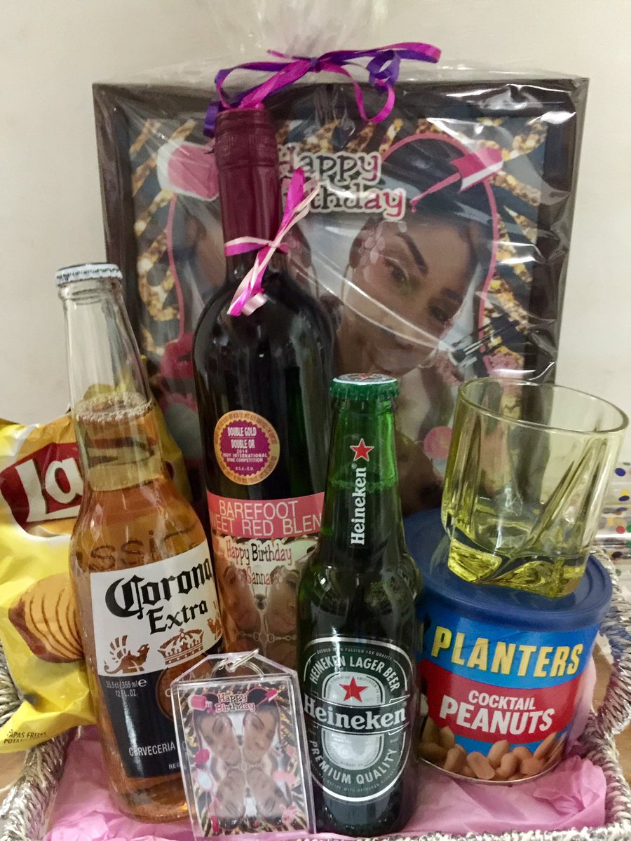 KavviesKreation's tweet image. Personalized Makeup Theme Wine &amp;amp; Beers Snack Basket With Photo Frame &amp;amp; Key Chain
#PhotoFrame #personalizedkeychain #PersonalizedWine #Wine #WineSnackBasket #PersonalizedWineSnackBasket  #GiftBasket #BirthdayGiftBasket  #birthday #PersonalizedGiftBasket #KavviesKreativeKollections