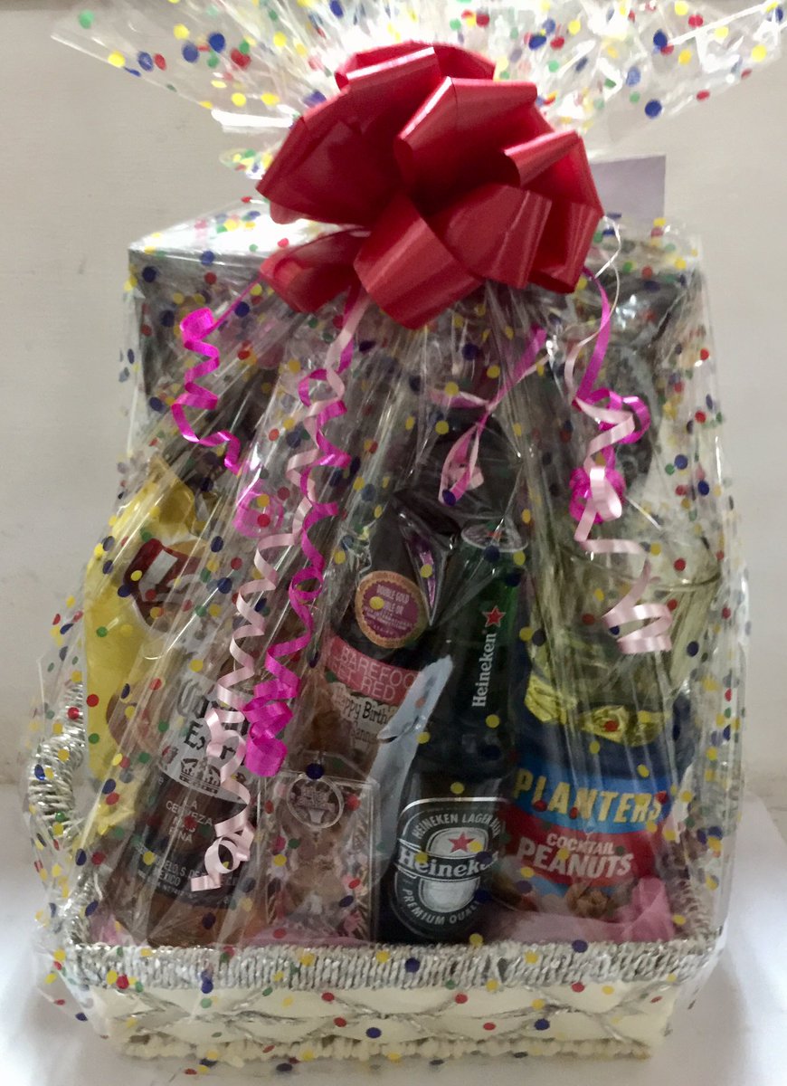 KavviesKreation's tweet image. Personalized Makeup Theme Wine &amp;amp; Beers Snack Basket With Photo Frame &amp;amp; Key Chain
#PhotoFrame #personalizedkeychain #PersonalizedWine #Wine #WineSnackBasket #PersonalizedWineSnackBasket  #GiftBasket #BirthdayGiftBasket  #birthday #PersonalizedGiftBasket #KavviesKreativeKollections