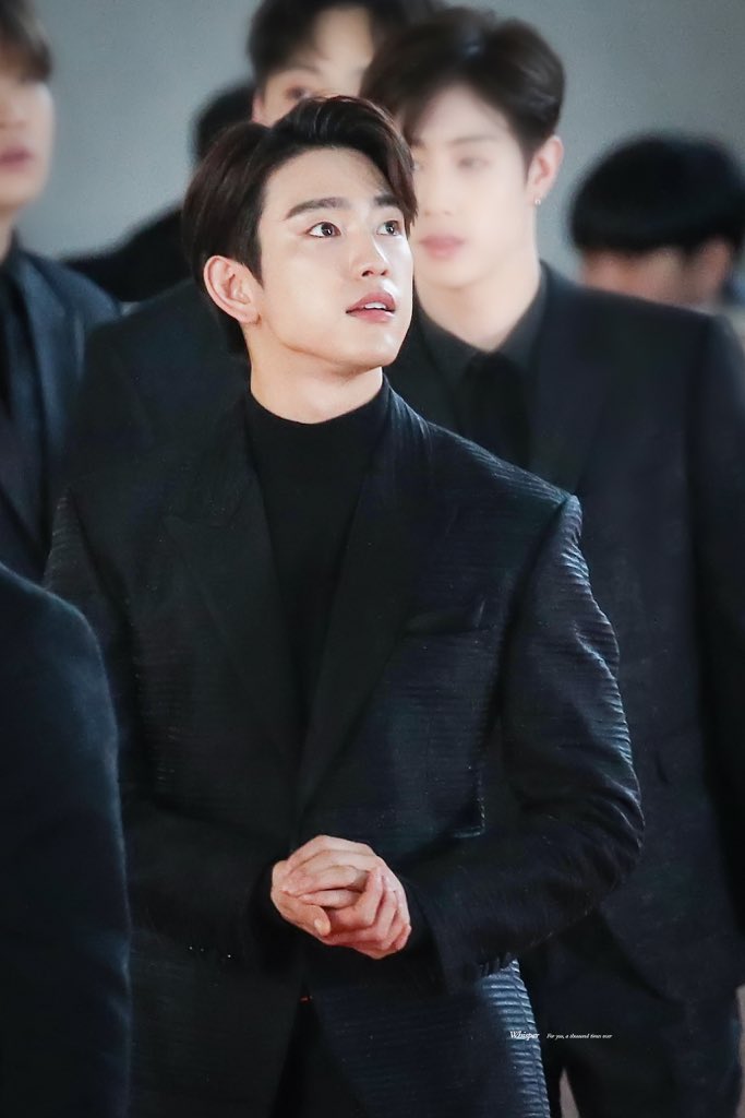 Whisper_922's tweet photo. [HQ] 181128 AAA 레카
✨✨

#갓세븐 #진영 #GOT7 #Jinyoung https://t.co/Hq2JPdumpK