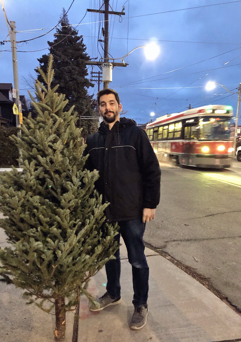 melinetweets's tweet photo. Where were you when Nylander signed? We celebrated with a tree, natch. #WillieWatch #NylanderWatch #TorontoChristmas #ChristmasInThe6ix #DecemberInTheTdot #thatshowweroll https://t.co/VGINcAhsn3