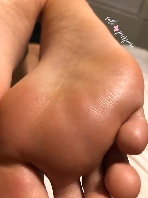 Little more love. Full set available DM for details #footmodel #footfetish #feet #soles #prettyfeet #footlovers<a href="/tag/booty"class="tags"><span>#booty</span></a><a href="/tag/legs"class="tags"><span>#legs</span></a><a href="/tag/sexy"class="tags"><span>#sexy</span></a><a href="/tag/footfetish"class="tags"><span>#footfetish</span></a><a href="/tag/feet"class="tags"><span>#feet</span></a><a href="/tag/toes"class="tags"><span>#toes</span></a><a href="/tag/prettyfeet"class="tags"><span>#prettyfeet</span></a>
