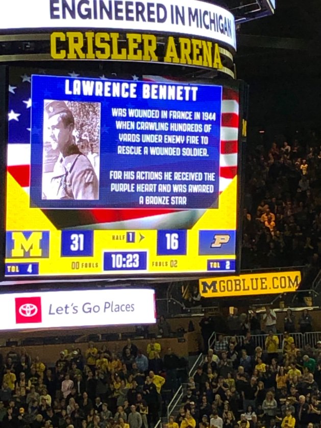 ajb3's tweet image. I wish every veteran could get a standing ovation at a sold out arena—we’re sure glad Pa got one! Thanks @umichbball! #goblue #gopa