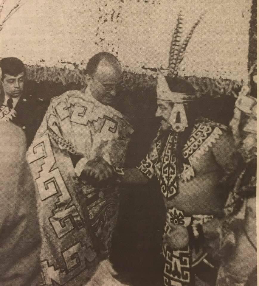 Yo sí me acuerdo del indigenismo de cartón piedra de Echeverría.