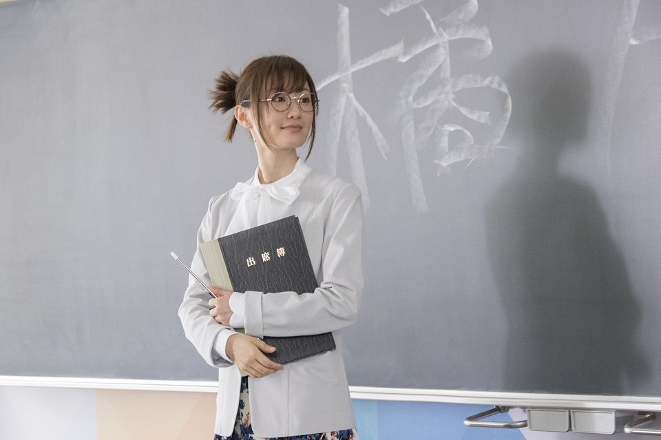 映画 ニセコイ 2月8日 本編ノーカットで地上波初放送 ニセコイ 人物紹介 日原教子 を演じるのは 松本まりか さん 一条楽 や 桐崎千棘 たちのクラスの担任教師 通称 キョーコ先生 キョーコちゃん 映画ニセコイ 12月21日