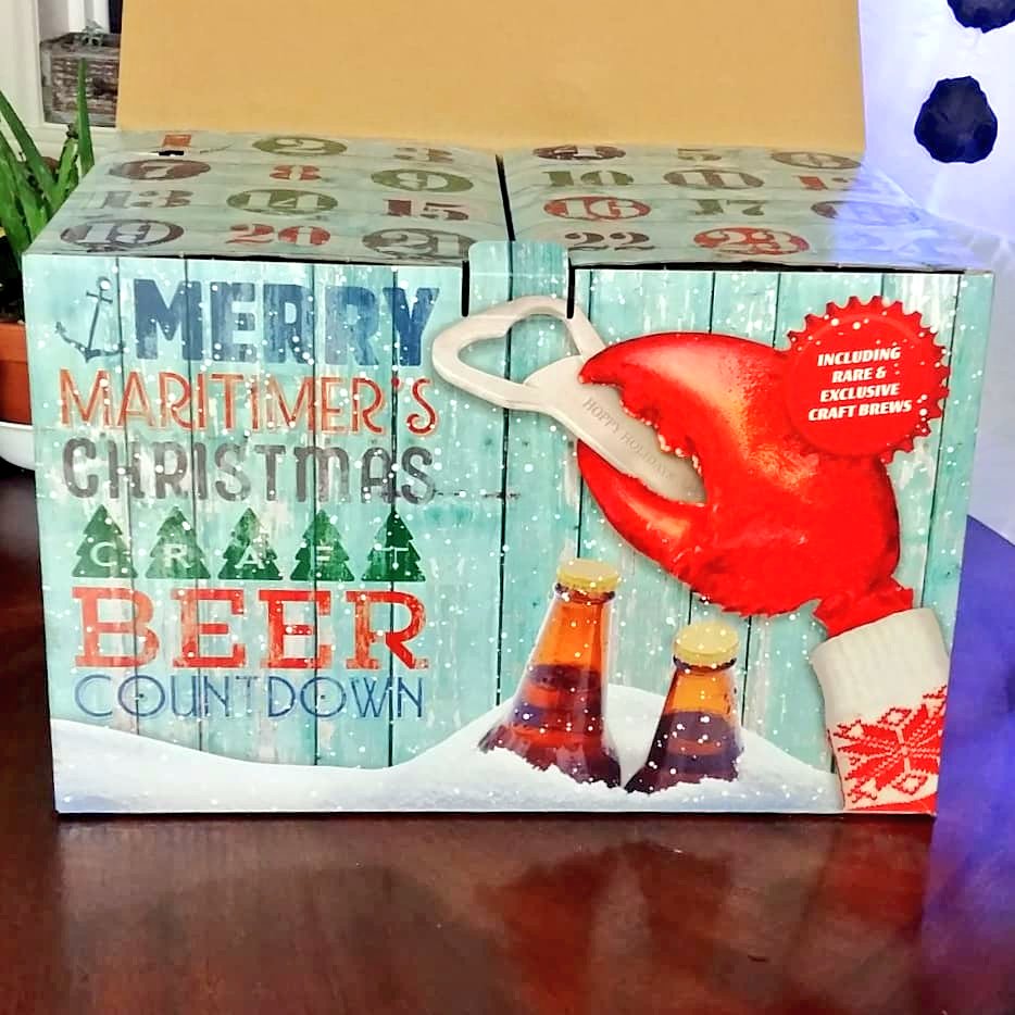 RealThunderFace's tweet photo. It's the most wonderful time of the beer. Day 1 of the @Rockheadhfx advent calendar is the Chocolate Banana Bread Hef from @RoofHoundBrewCo in Digby NS
.
#CraftBeer #AdventCalendar #drinklocal #hefeweizen #Halifax https://t.co/vhpdMoAfUb
