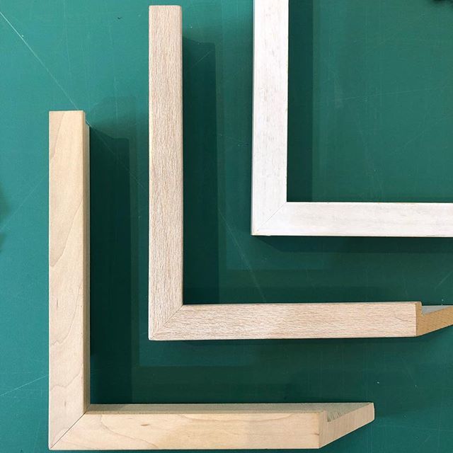 AplusCJp's tweet image. 額装を考える時は、とても楽しい時間です。
作品を飾られる空間を思いながら、これから長い時間を共に過ごすお客様と作品の関係に想像を巡らせます。
#aplusc #art #painting #artwork #flame #photography #arty ift.tt/2U6G9AG