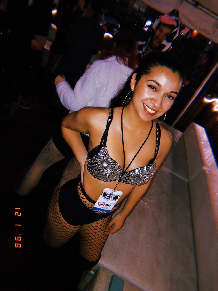 TheIrisgirls's tweet photo. The party’s just getting started!
Get your presales now and head over 🥳
•https://t.co/6SZqjj1fhN•
#IRISLovesyou #esp101 https://t.co/r6tfZZT1i6