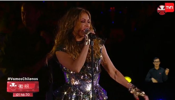 TVN's tweet image. #Teleton2018 💖 AHORA La chica dorada de México @PaulinaRubio canta sus grandes éxitos en el cierre de la @Teleton #ElRegaloDeTodos ✨✨✨
Síguelo en tvn.cl 📲