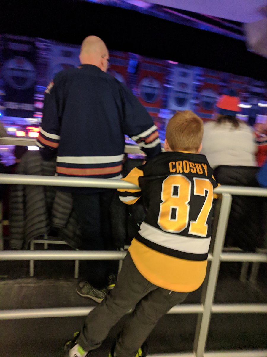 OprahsIronFist's tweet photo. @TheDirtySports #CuckCam penguins jersey at oilers and golden knights game #Canadiancuck https://t.co/OFlRAubxqc