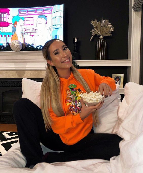 All you ladies pop yo popcorn like dis https://t.co/LLMG6ByL7D<a href="/tag/wethenorth"class="tags"><span>#wethenorth</span></a>