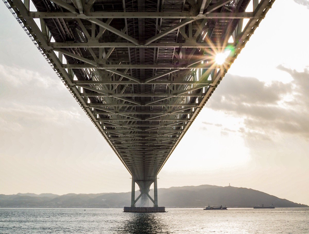 heater_ice's tweet photo. 明石海峡大橋!!!
#フォトメロ
#関西写真サークルHOLIDAY
#Make_knot
#写真好きな人と繋がりたい
#ファインダーの越しの私の世界
#明石海峡大橋 #夜景 https://t.co/TrN3Kwtv27