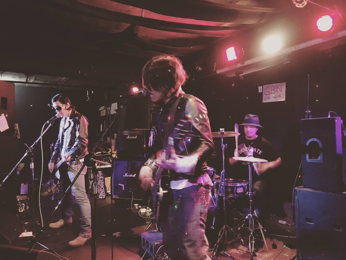 HxC_BlackMurder's tweet photo. THE PUNK DRUNK LOVE κ³΅μ° μμ #THEPUNKDRUNKLOVE #νν¬λλ ν¬λ¬λΈ #StompFest #GBNLiveHouse #μ§λΉμλΌμ΄λΈνμ°μ€ #λ¬Έλ #Mullae #μμΈ #Seoul https://t.co/4s45v21n2V