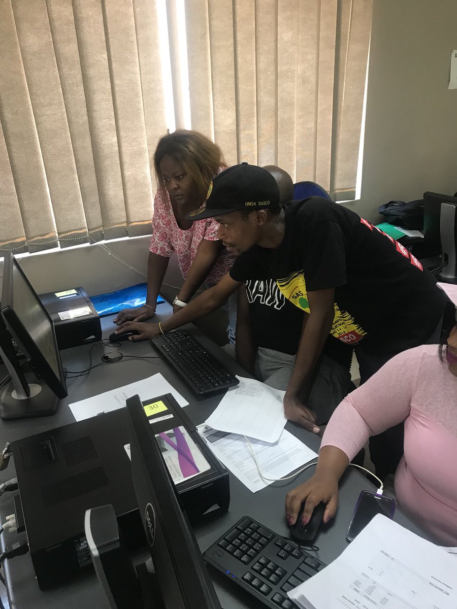 SascoSol's tweet photo. UNISA TSHWANE PYA running a NSFAS Application drive. Our only mission is to service the needs and aspirations of Students ,one of which is the access to funding.  #OneStudentOneBusary #SASCOyabafundi #PYA ✊🏽 https://t.co/A51agm2lPB