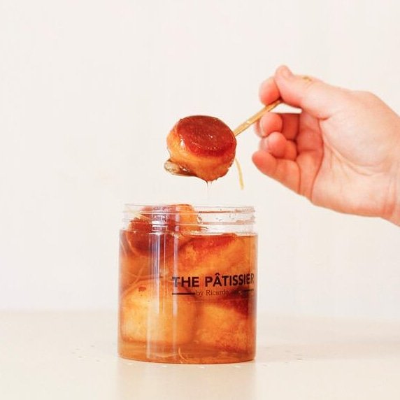 Nuestro babà au rhum 🥄💖 
📸 Fotaza de <a href="/esterroelas/">ester.roelas</a>