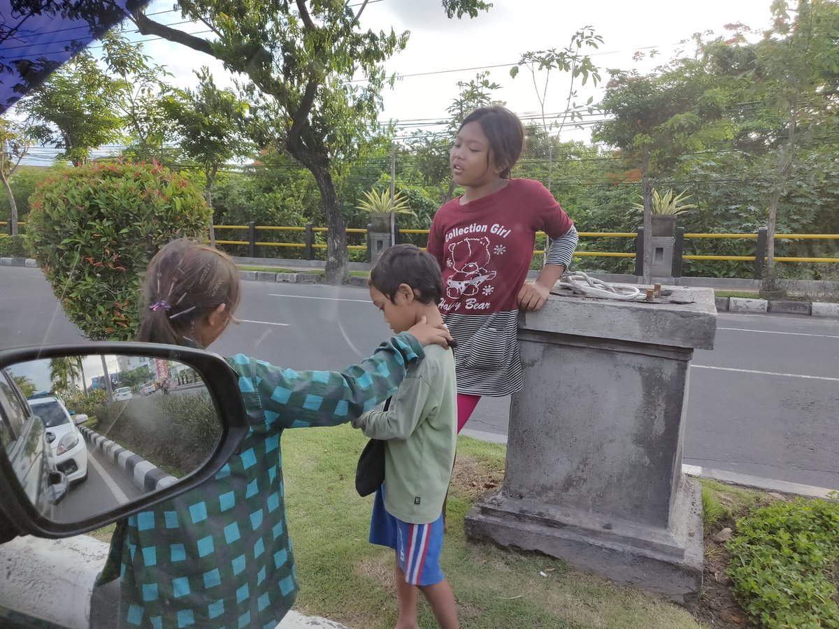 Saking napi Gek? Munti... 😮😮😮
Pemandangan di Jalan Sunset Road, Badung, Bali @PemprovBali <a href="/PemkabBadung/">Pemkab Badung</a> <a href="/KemensosRI/">Kementerian Sosial RI</a> <a href="/Kemdikbud_RI/">kemdikbud go id</a>