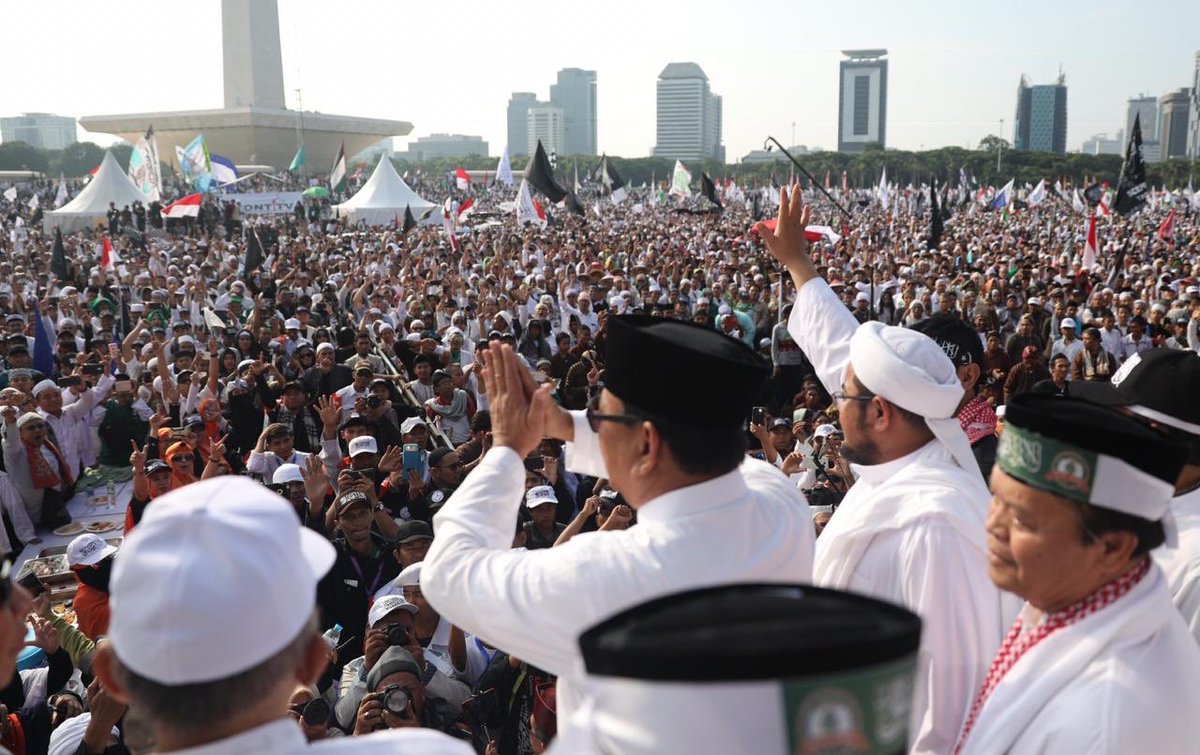 prabowo's tweet photo. Melalui Reuni Akbar 212 kita juga tunjukkan kepada dunia inilah Islam yang ada di Indonesia, Islam yang memberi kesejukan, Islam yang penuh toleransi dan Islam yang mengajarkan kebaikan kepada semua umat. https://t.co/0oBi7c5AAe