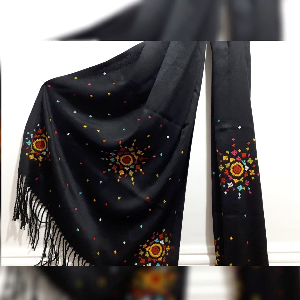 scarf20201's tweet photo. #شال
#شال_طرحدار
#شال_روسری https://t.co/8cWR0qlmyp