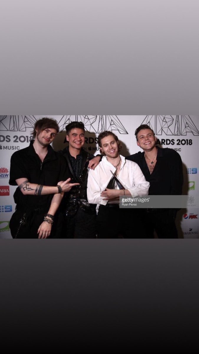 MusicMovieLove_'s tweet photo. 5sos Congression! https://t.co/W7O5QtHMco