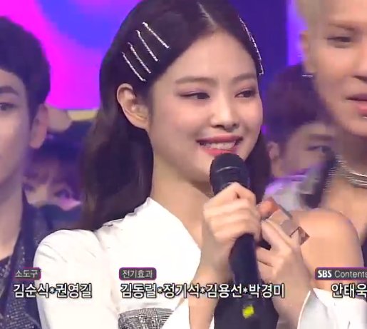 mandoolisa's tweet photo. yay congrats my pretty girl jennieya!!! eeeeee so proud of you! @ygofficialblink 🥰😘#JENNIESOLO2NDWIN https://t.co/ii7IHQfAIl
