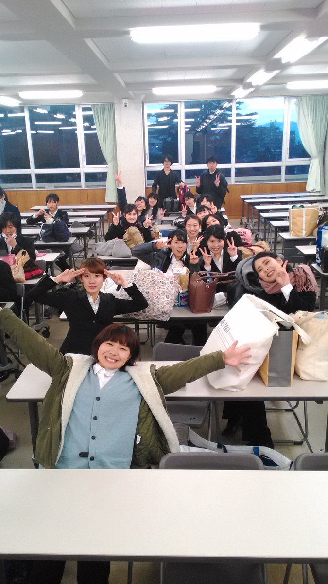 shinshu_music's tweet photo. 今日はゲネプロがありました！
無事に全部の演目を通しきりみんなホッとしています…。(^_^;)

一年生は松本からはるばる手伝いにきてくれました。
吹奏楽のエキストラの方々も来てくださり、とてもありがたかったです！！✨💕

本番まであと2週間！？
さらに頑張ります！！(≧∇≦*) https://t.co/2JCj2lkhaU