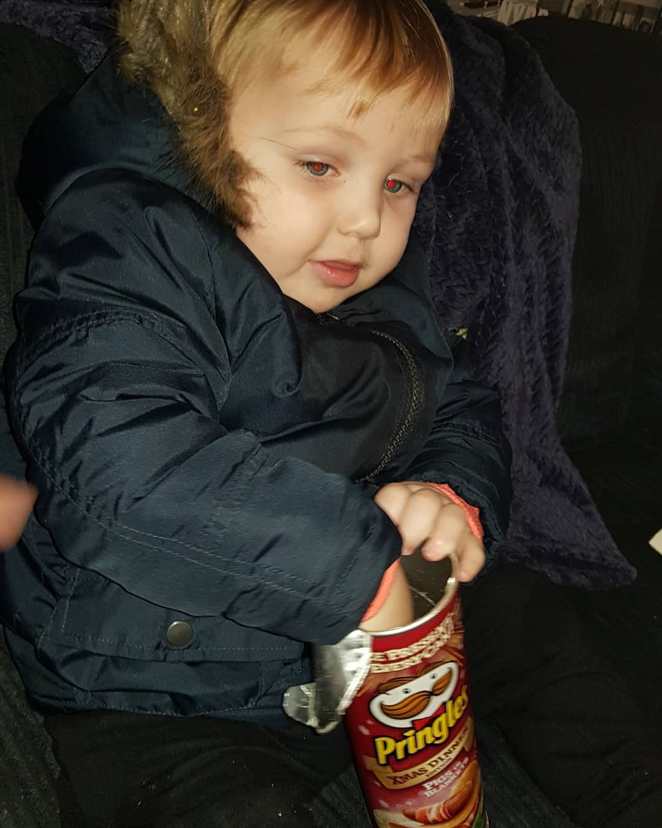 nicswows's tweet image. My cheeky little chimp #myboy #myson #momlife #matthewbenjamin #pringlethief