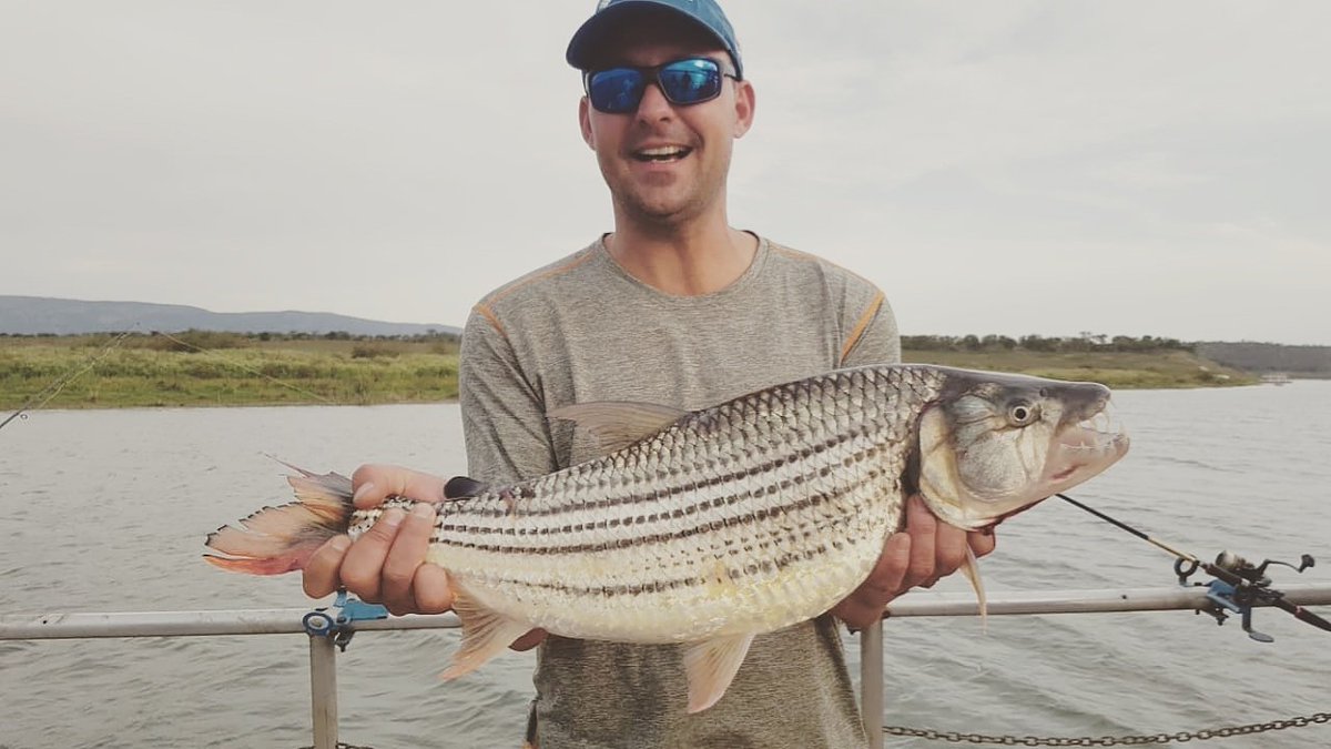 TigerHunterSA's tweet photo. Another beauty of a fish 4.5kg. How lucky we are to have this great fishing all year round. Why not give us a call to book your fishing adventure. #livingthedream #letsgofishing #safishing #tigerhuntertoursandsafaris #freshwatermonsters #mojosportswearsouthafrica https://t.co/7ry7h1kHQt