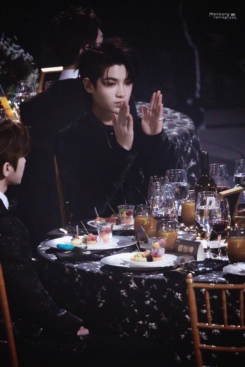 MercuryRetrogr4's tweet photo. 1812101 爱奇艺 HD 4p 💎

🚫Do not delete logo,share with cr please.

#黄明昊 #Justin #저스틴 #JustinHuang #HuangMinghao https://t.co/HmXXGqOOGP