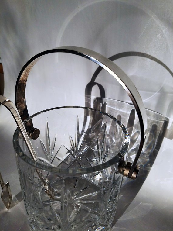 vimsyvintage's tweet image. Luxuriant Ice Bucket Posh Crystal Ice Bucket for Barware | Etsy
etsy.com/listing/590092… #barware #vintage #barwarecollection #glassware #cocktails #vintagebarware #barwareset #barwares #barwareforsale #barwarelove #vintagebarware