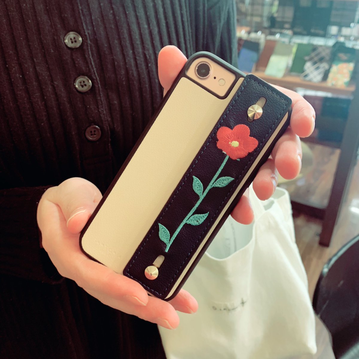 Twitter पर スマホ堂 ケースの色とベルトを選んで 自分のケースを作りませんかっ ケースはブラック ピンク ベージュがございます スマホ堂ではいろんな組み合わせを試すことができます 是非お越しください スマホ堂徳島本店 Iphone ケース 修理 Twitter पर スマホ堂 ケースの色とベルトを選んで 自分のケースを作りませんかっ ケースはブラック ピンク ベージュがございます スマホ堂ではいろんな組み合わせを試すことができます 是非お越しください スマホ堂徳島本店 Iphone ケース 修理
