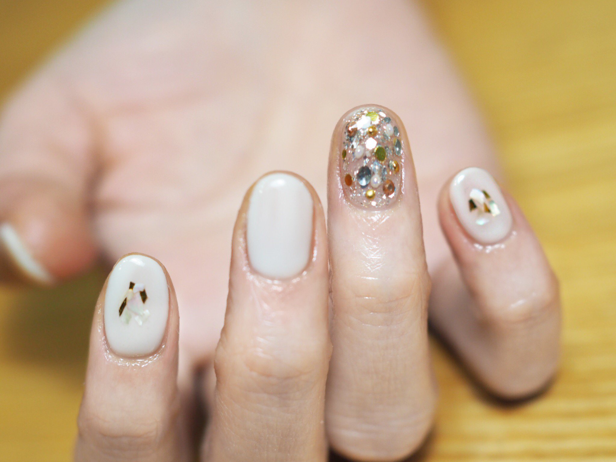 Nail Yumihari A Twitter 大人のナチュラルクリスマスネイル クリアな白 ベースにキラキラを クリスマスすぎず普段にも馴染みます ナチュラルなブライダルネイルにも 6800 ネイル ネイルデザイン ショートネイル ニュアンスネイル 冬ネイル シンプル Nail Yumihari A Twitter 大人のナチュラルクリスマスネイル クリアな白 ベースにキラキラを クリスマスすぎず普段にも馴染みます ナチュラルなブライダルネイルにも 6800 ネイル ネイルデザイン ショートネイル ニュアンスネイル 冬ネイル シンプル