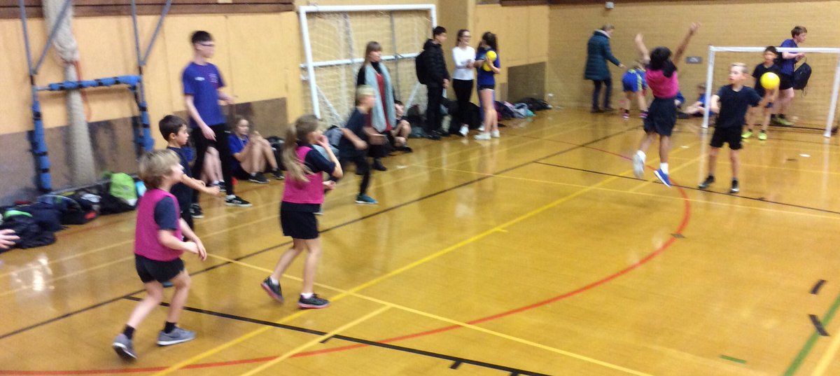wgessport's tweet photo. A great evening spent with our energetic Y3/4 Handball team, great match against @LittleEatonPS
#proudschool #gowilly https://t.co/WfBc6ZvhPQ