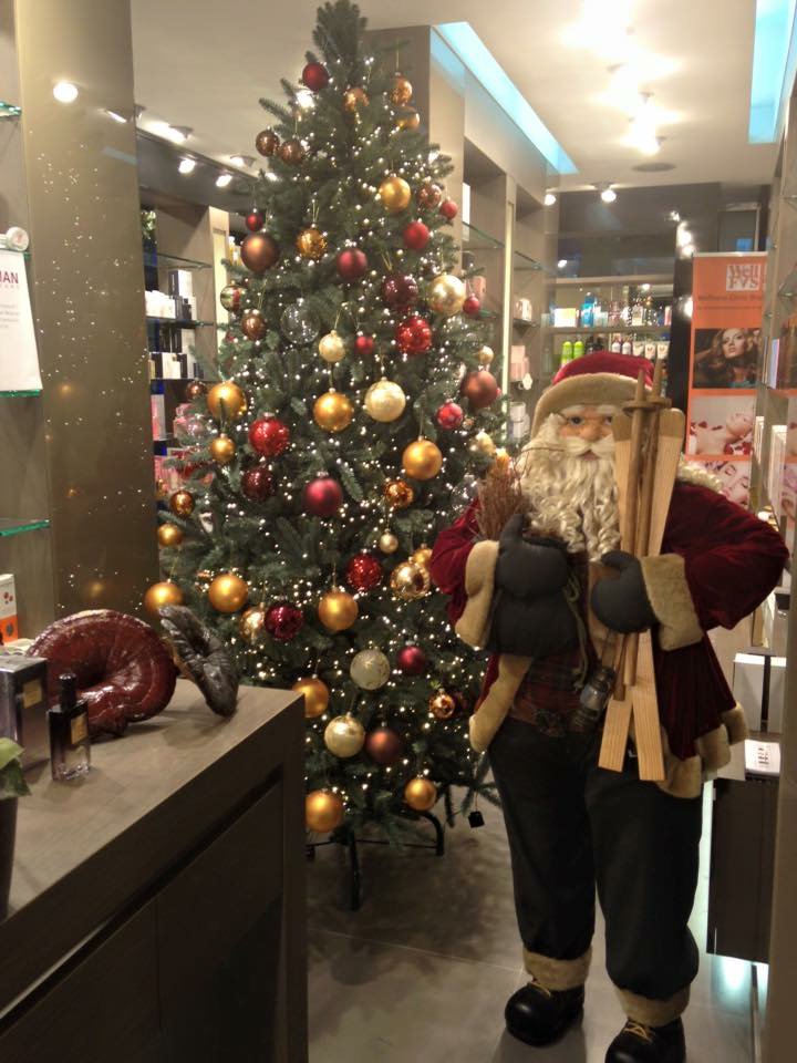 Parfas_be's tweet photo. Kerst in Parfas | Leuke aanbiedingen voor december! 🎅🎄🎁 - https://t.co/xtWx4xCEhE https://t.co/K3aoZdJs1C