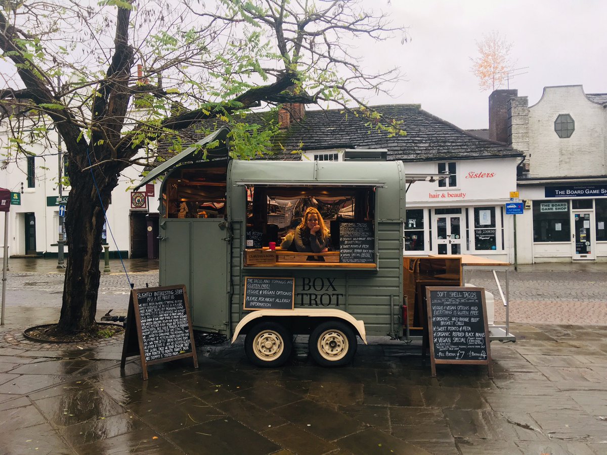 box_trot's tweet photo. After a wash out week that has prevented us from trading on two of our four days we find ourselves AT LAST pitched up on a dry(ish) Sunday in Horsham https://t.co/AwirAVQ93r